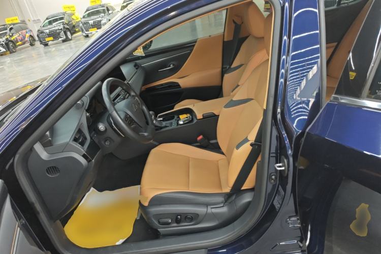 Used Lexus ES 2022 200 Excellence Edition Left Front Seat
