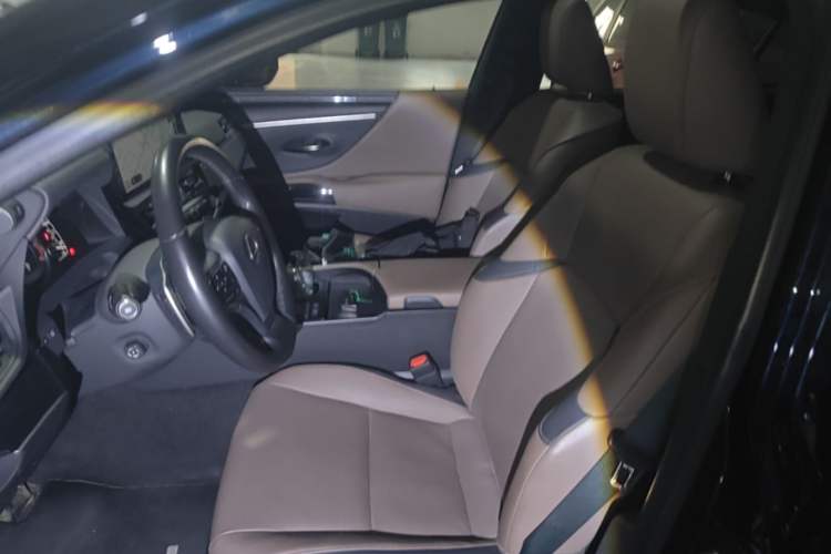 Used Lexus ES 2022 200 Excellence Edition Left Front Seat