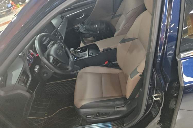 Used Lexus ES 2022 200 Excellence Edition Left Front Seat