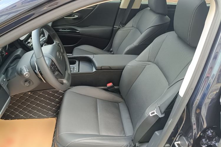 Used Lexus ES 2022 200 Excellence Edition Left Front Seat