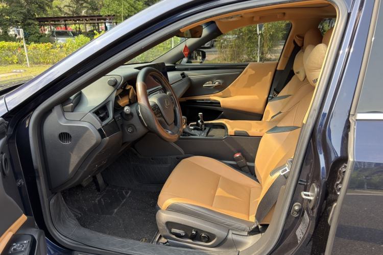 Used Lexus ES 2022 200 Excellence Edition Left Front Seat