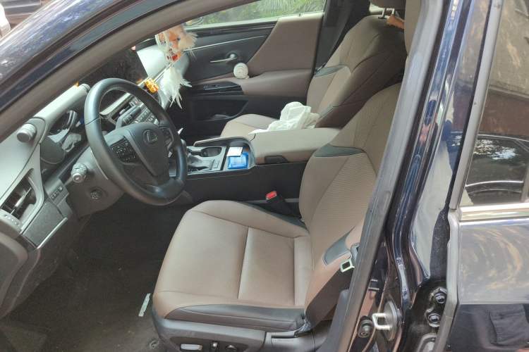 Used Lexus ES 2022 200 Excellence Edition Left Front Seat