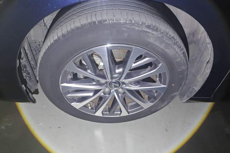 Used Lexus ES 2022 200 Excellence Edition Left Front Wheel Hub