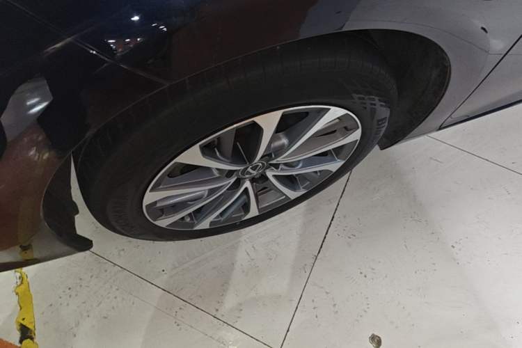 Used Lexus ES 2022 200 Excellence Edition Left Front Wheel Hub