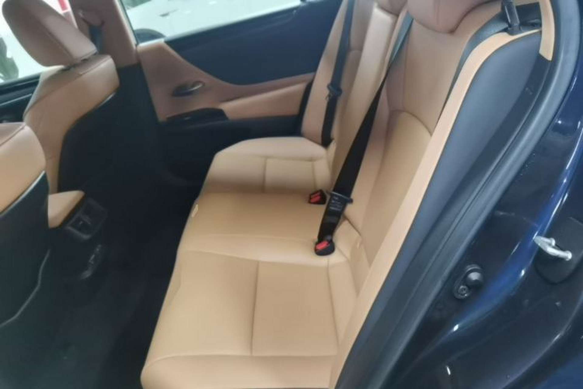 Used Lexus ES 2022 260 Excellence Edition Left Rear Seat