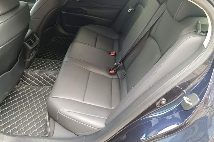 Used Lexus ES 2022 200 Excellence Edition Left Rear Seat