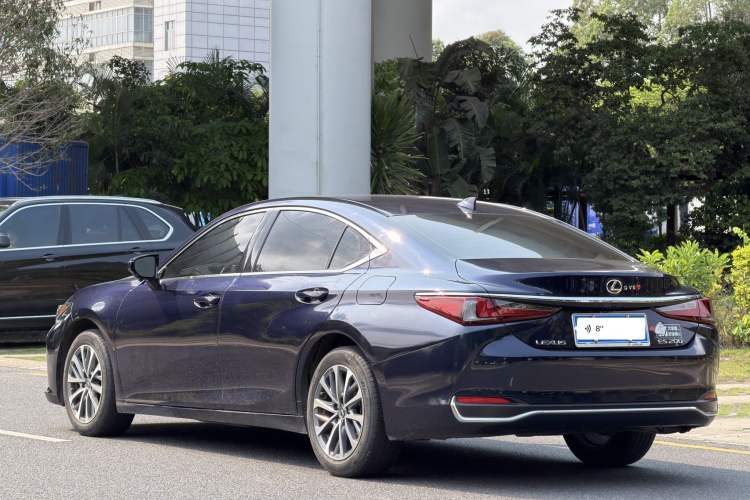 Used Lexus ES 2022 200 Excellence Edition Left Rear Seat
