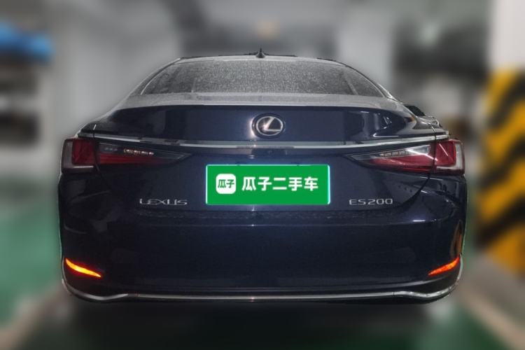 Used Lexus ES 2022 200 Luxury Edition Rear