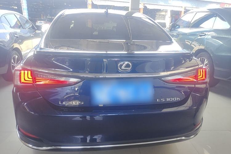 Used Lexus ES 2022 300h Excellence Edition Rear