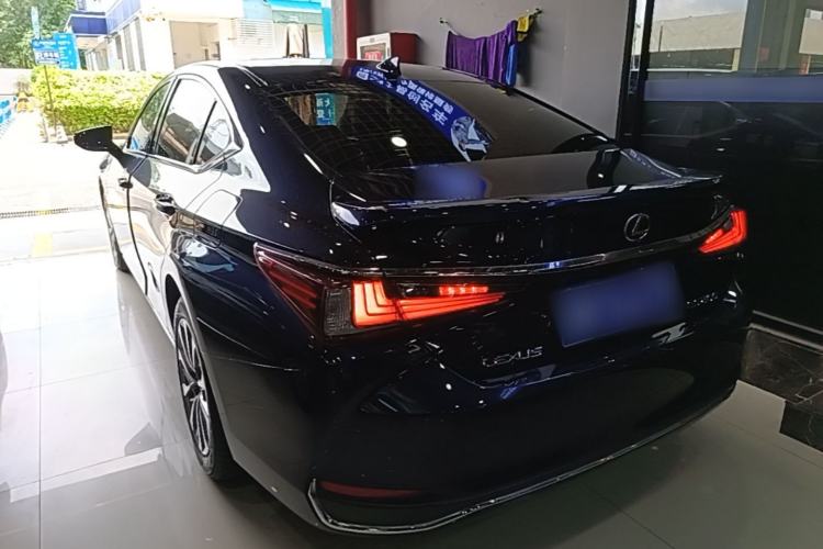 Used Lexus ES 2022 200 Excellence Edition Rear Left 45 Deg
