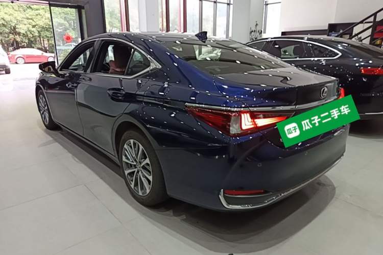 Used Lexus ES 2022 200 Excellence Edition Rear Left 45 Deg