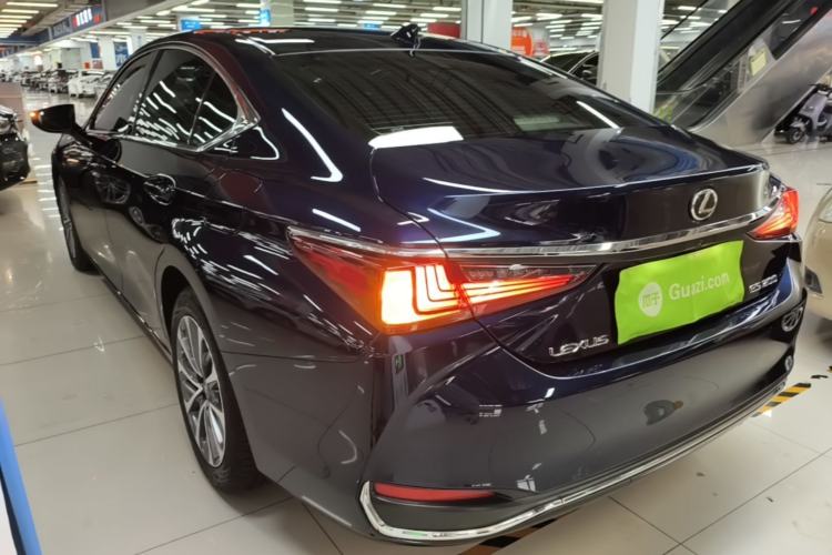Used Lexus ES 2022 200 Excellence Edition Rear Left 45 Deg