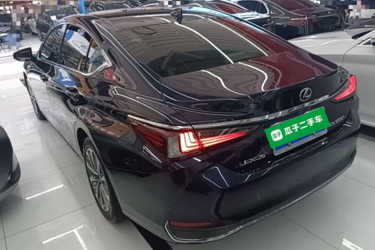 Used Lexus ES 2022 200 Excellence Edition Rear Left 45 Deg