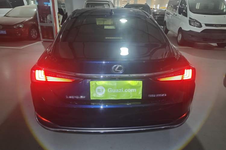 Used Lexus ES 2022 200 Excellence Edition Rear