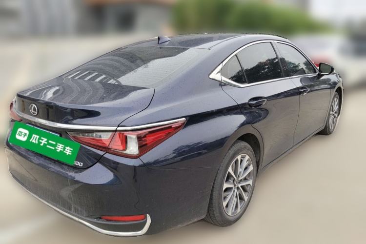 Used Lexus ES 2022 200 Excellence Edition Rear Right 45 Deg