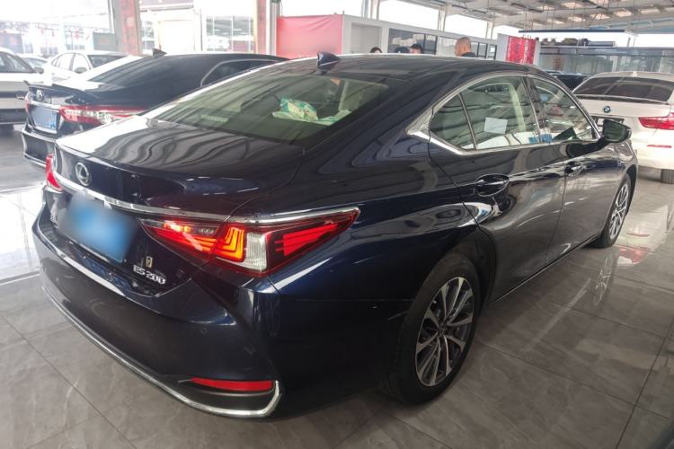 Used Lexus ES 2022 200 Excellence Edition Rear Right 45 Deg