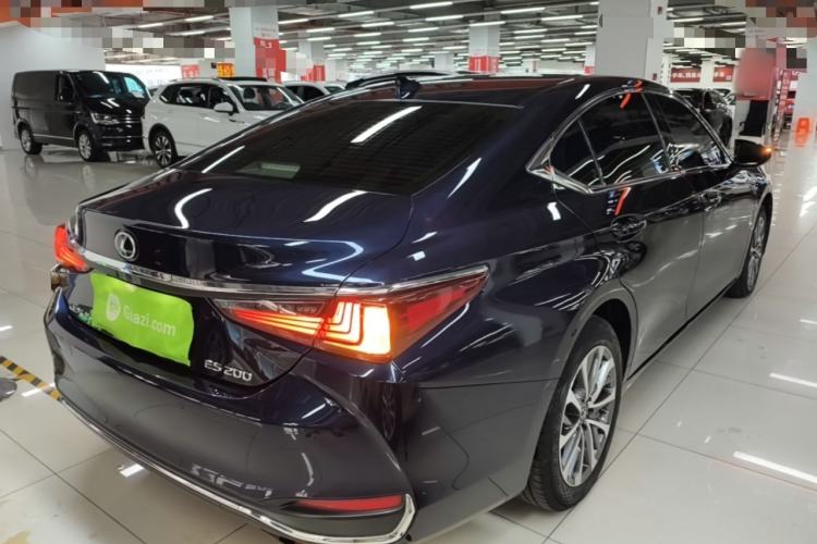 Used Lexus ES 2022 200 Excellence Edition Rear Right 45 Deg