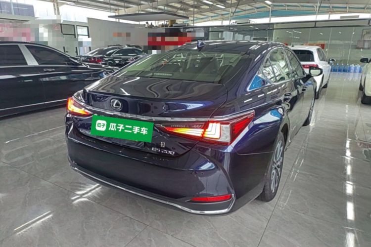 Used Lexus ES 2022 200 Excellence Edition Rear Right 45 Deg