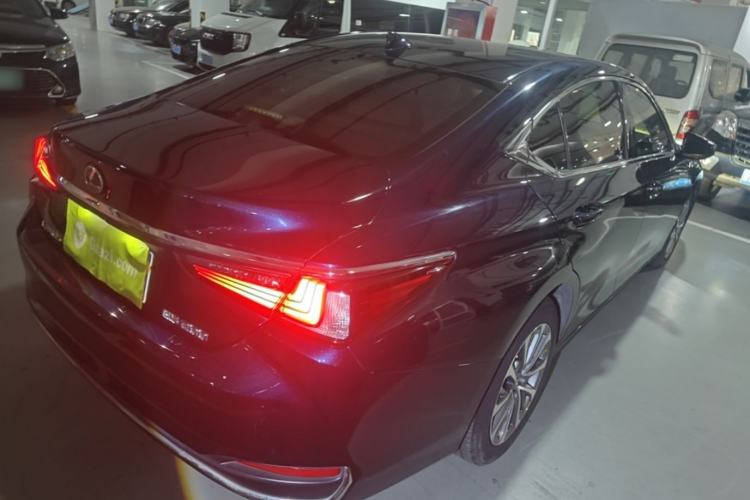 Used Lexus ES 2022 200 Excellence Edition Rear Right 45 Deg