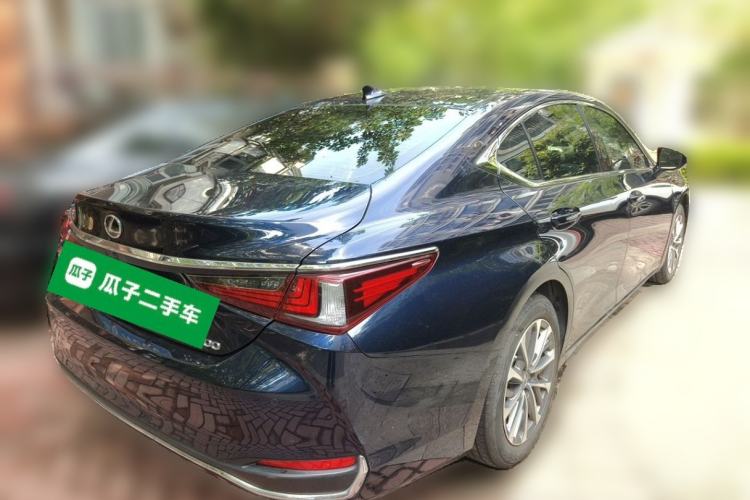 Used Lexus ES 2022 200 Excellence Edition Rear Right 45 Deg