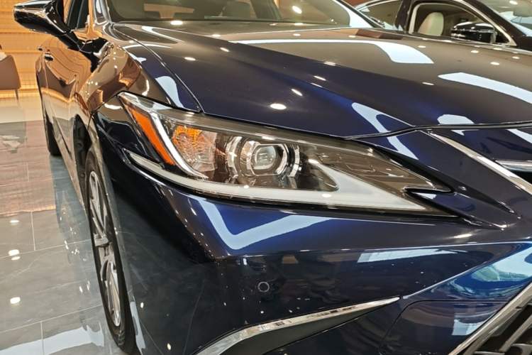 Used Lexus ES 2022 200 Excellence Edition Right Front Headlight