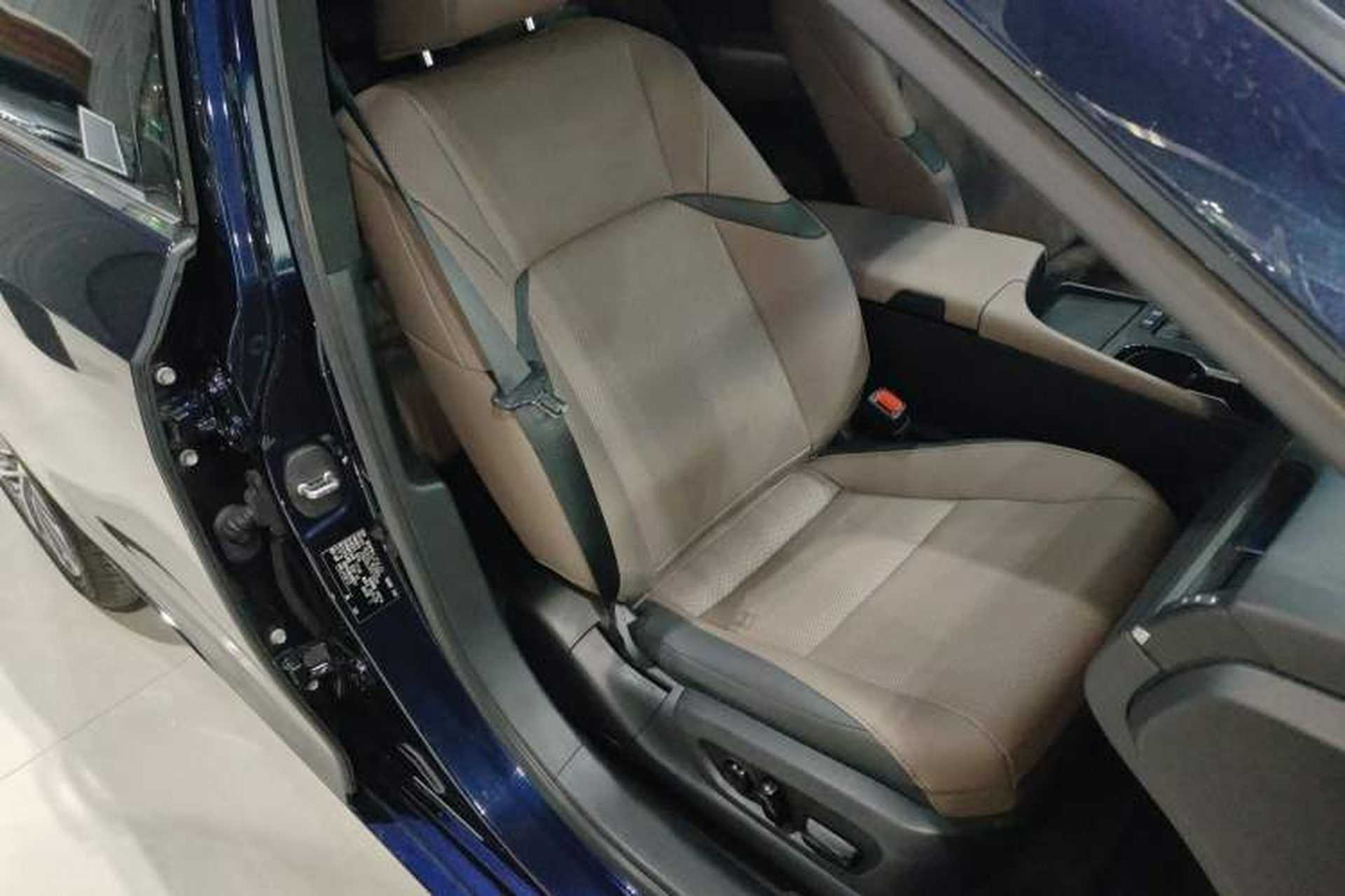 Used Lexus ES 2022 200 Excellence Edition Right Front Seat