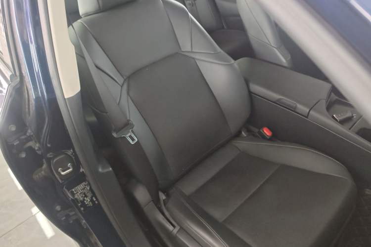Used Lexus ES 2022 200 Excellence Edition Right Front Seat