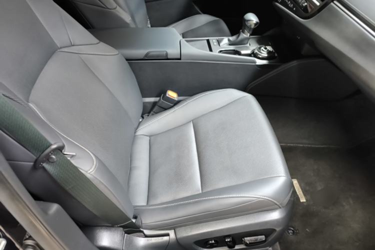 Used Lexus ES 2022 200 Excellence Edition Right Front Seat