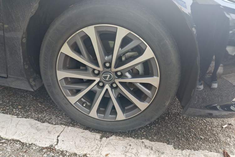 Used Lexus ES 2022 260 Excellence Edition Right Front Wheel Hub