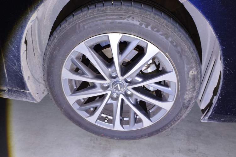 Used Lexus ES 2022 200 Excellence Edition Right Front Wheel Hub