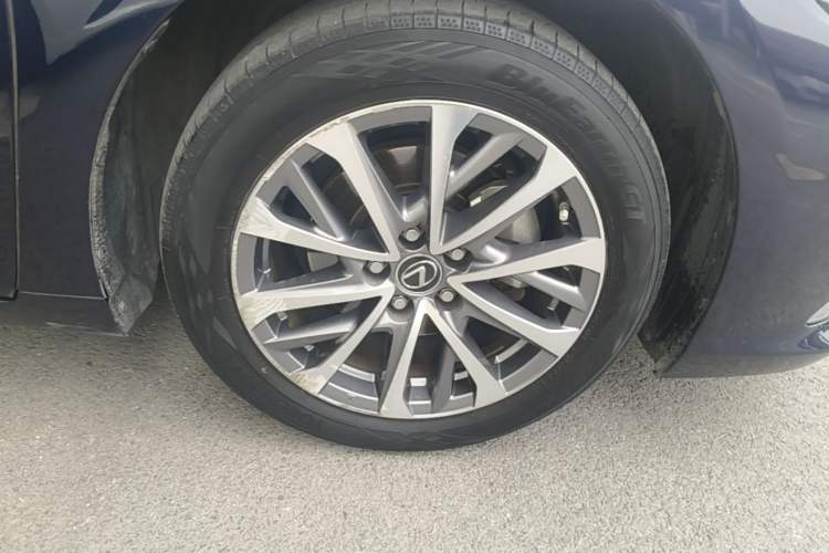 Used Lexus ES 2022 200 Excellence Edition Right Front Wheel Hub