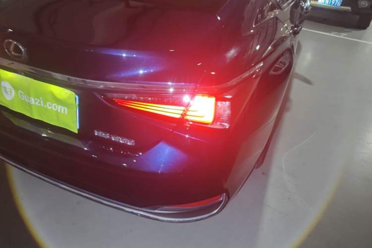 Used Lexus ES 2022 200 Excellence Edition Right Rear Taillight