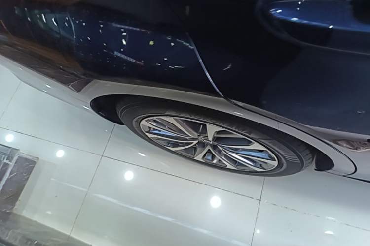 Used Lexus ES 2022 200 Excellence Edition Right Rear Wheel Hub