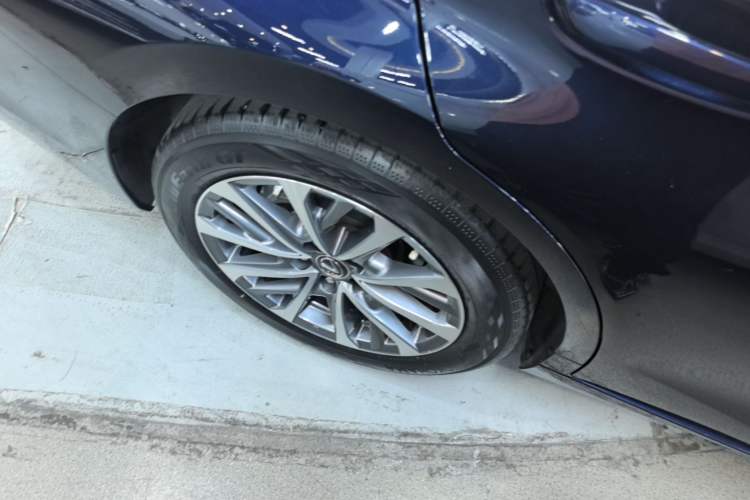Used Lexus ES 2022 200 Excellence Edition Right Rear Wheel Hub