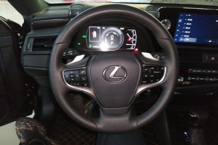 Used Lexus ES 2022 300h Excellence Edition Steering Wheel
