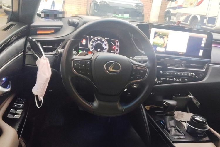 Used Lexus ES 2022 300h Excellence Edition Steering Wheel