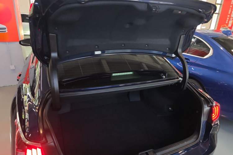 Used Lexus ES 2022 200 Excellence Edition Trunk
