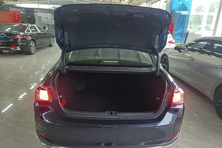 Used Lexus ES 2022 200 Excellence Edition Trunk