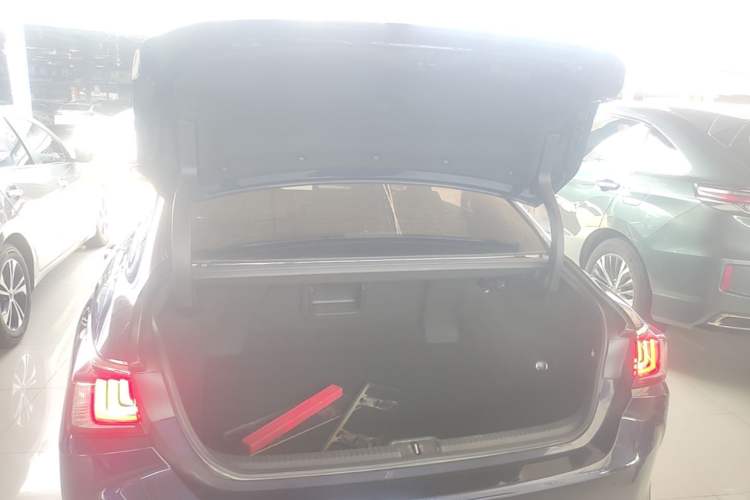 Used Lexus ES 2022 300h Excellence Edition Trunk