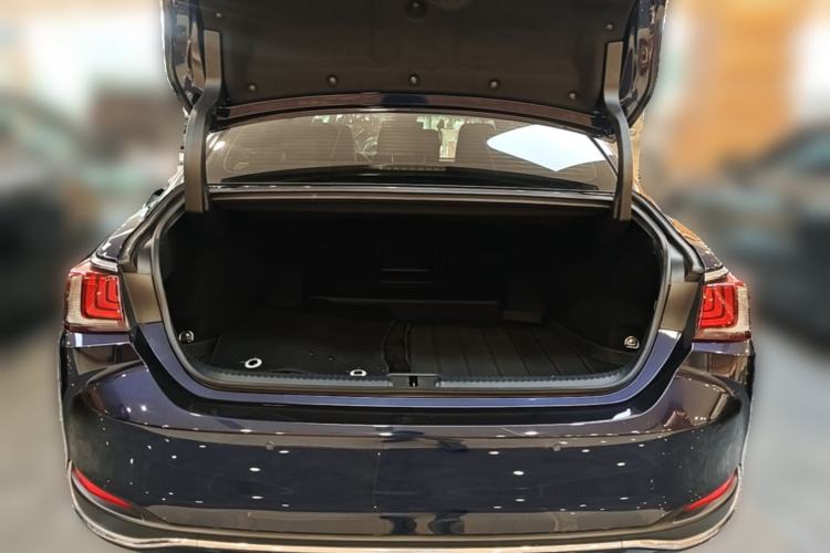Used Lexus ES 2022 200 Excellence Edition Trunk