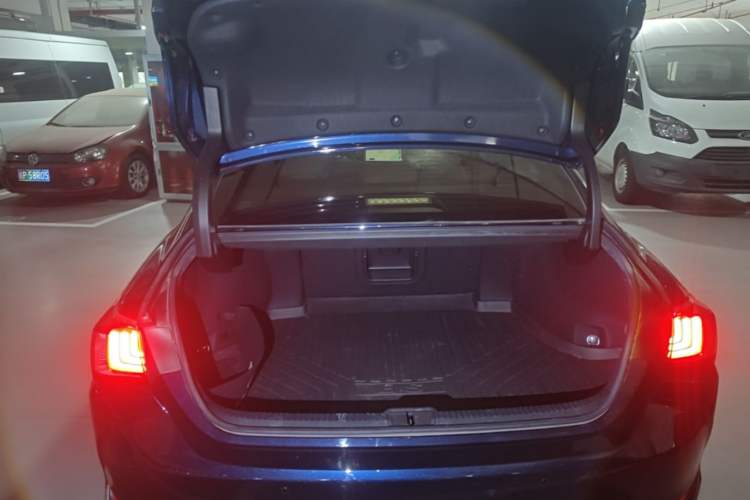 Used Lexus ES 2022 200 Excellence Edition Trunk