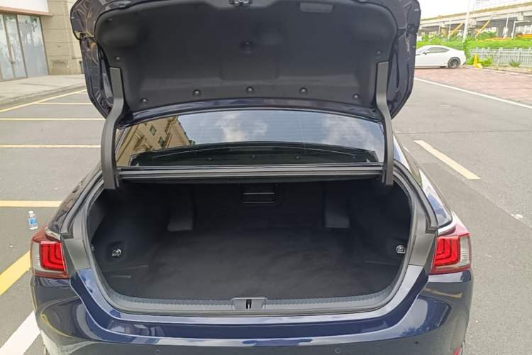 Used Lexus ES 2022 200 Excellence Edition Trunk
