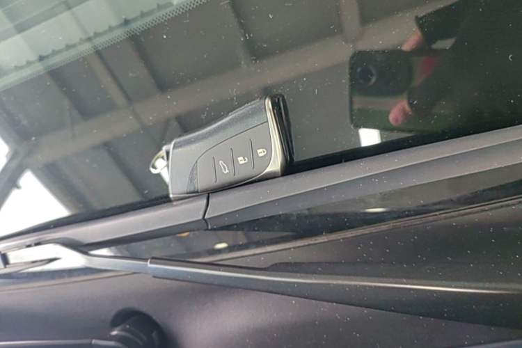 Used Lexus ES 2022 200 Excellence Edition Vehicle Key