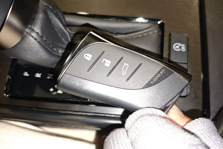 Used Lexus ES 2022 200 Excellence Edition Vehicle Key