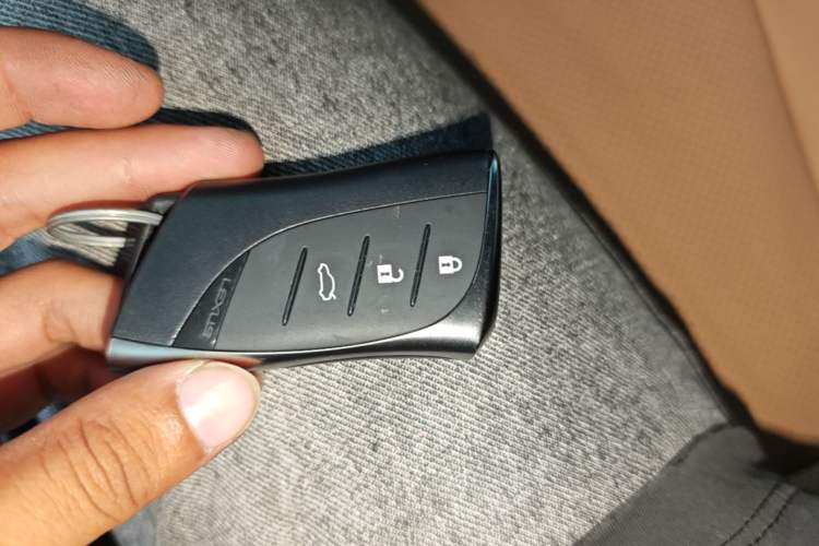 Used Lexus ES 2022 200 Excellence Edition Vehicle Key