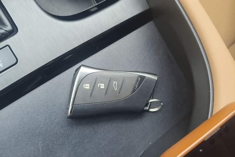 Used Lexus ES 2022 200 Excellence Edition Vehicle Key