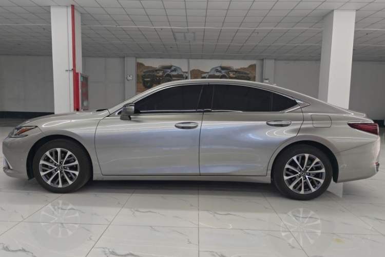 Used Lexus ES 2022 200 Excellence Edition Exterior 2