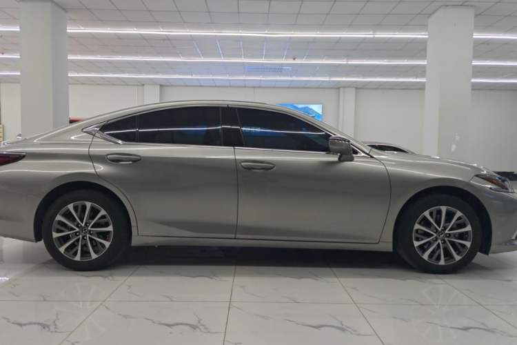 Used Lexus ES 2022 200 Excellence Edition Exterior 3