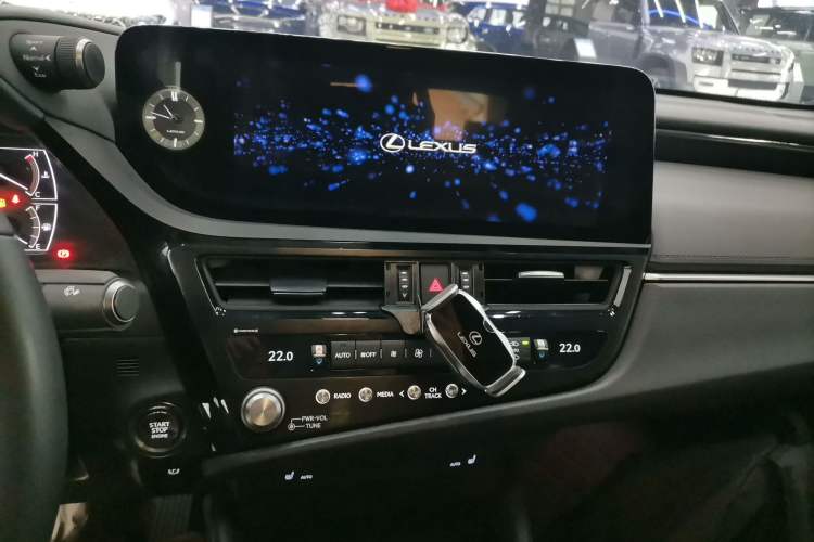 Used Lexus ES 2022 200 Excellence Edition Audio And AC Panel