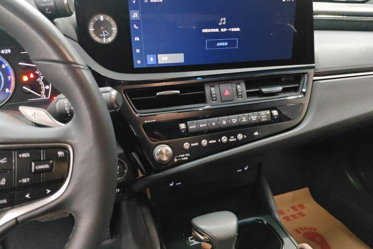 Used Lexus ES 2022 200 Excellence Edition Audio And AC Panel